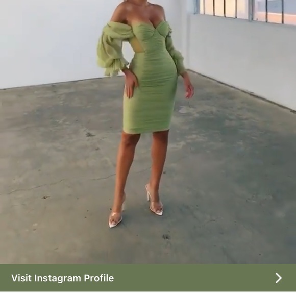 Silk Pleated Off Shoulder Balloon Sleeves Dress brand new Small - Picture 9 of 10